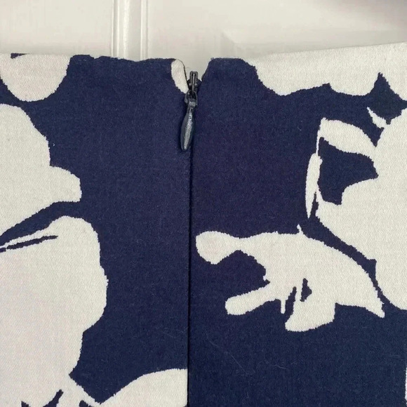 Chaps Floral Navy and White V-Neck Bodice Bust Fit & Flare Pleated Skirt Dress 4 - Picture 9 of 11